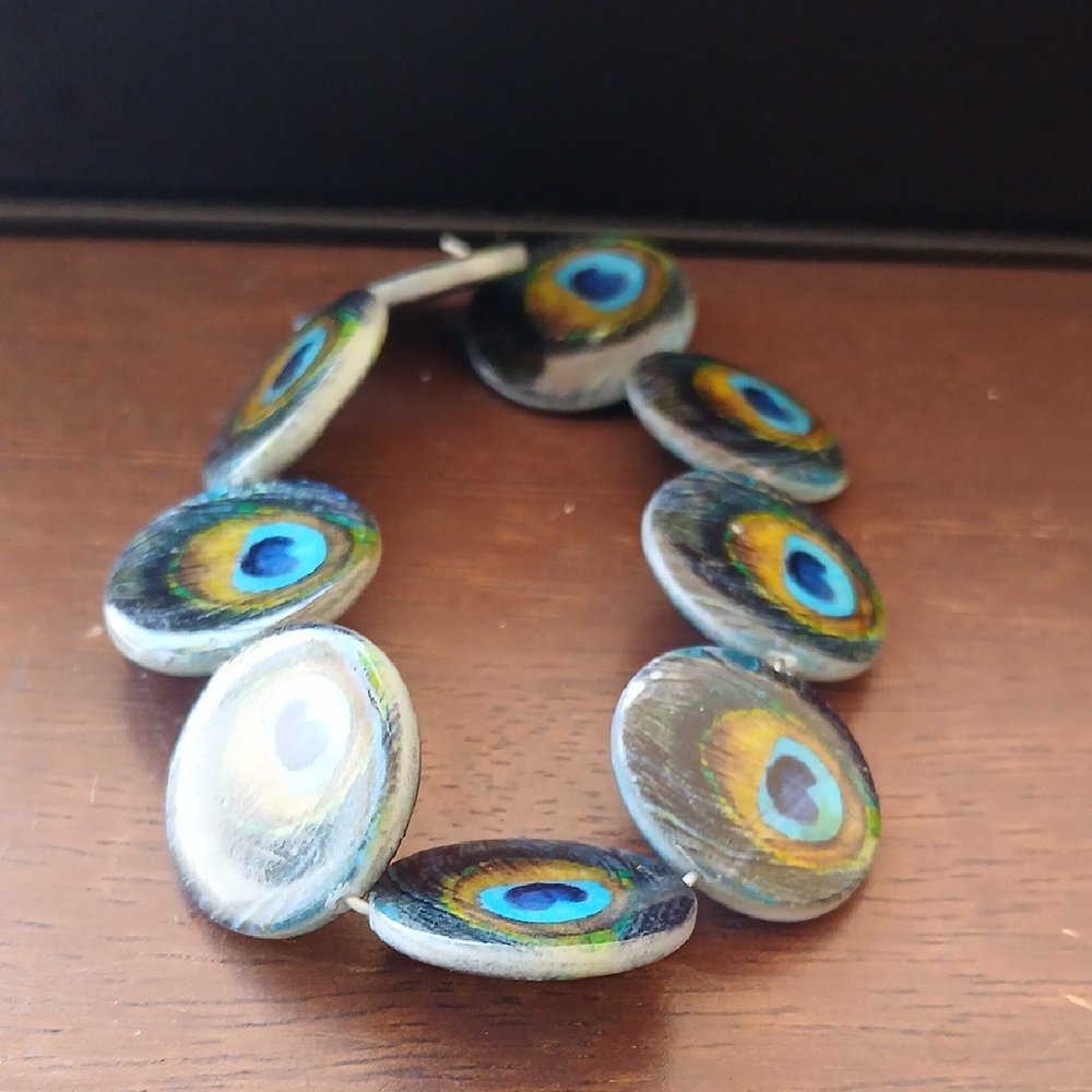 Peacock Feather-Inspired Bracelet
